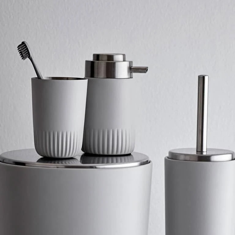 White Pedal Bin U302