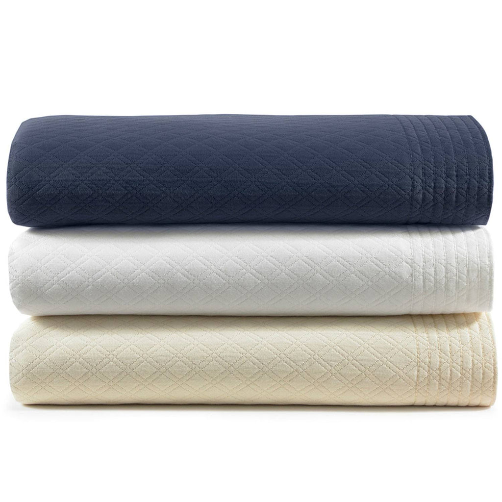 White Queen Coverlet H7693
