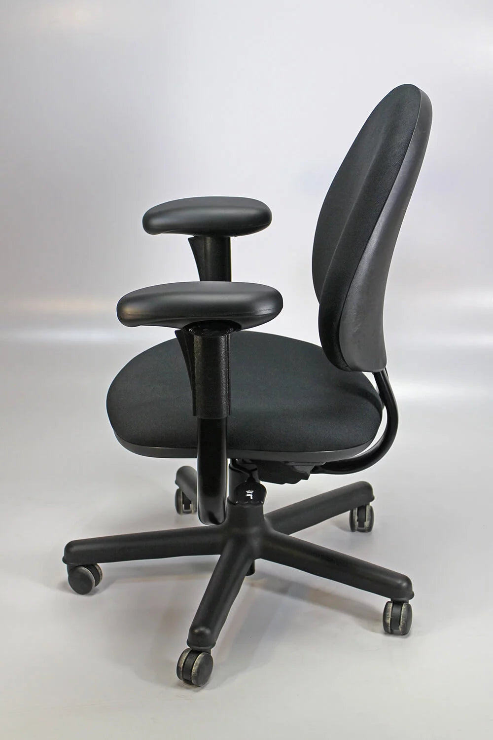 Chair M14570
